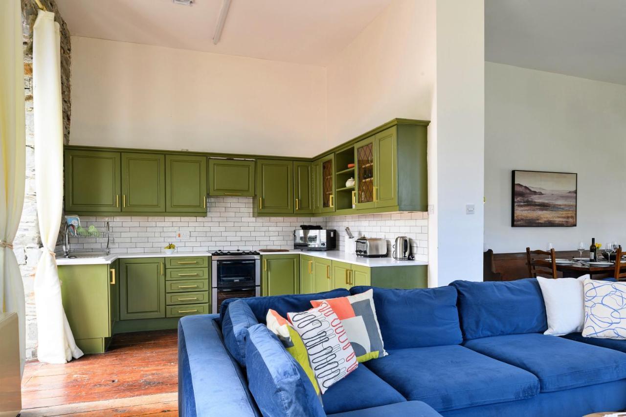Finest Retreats - Luxury Converted Chapel With Hot Tub & Games Room Dinas Mawddwy Exterior photo