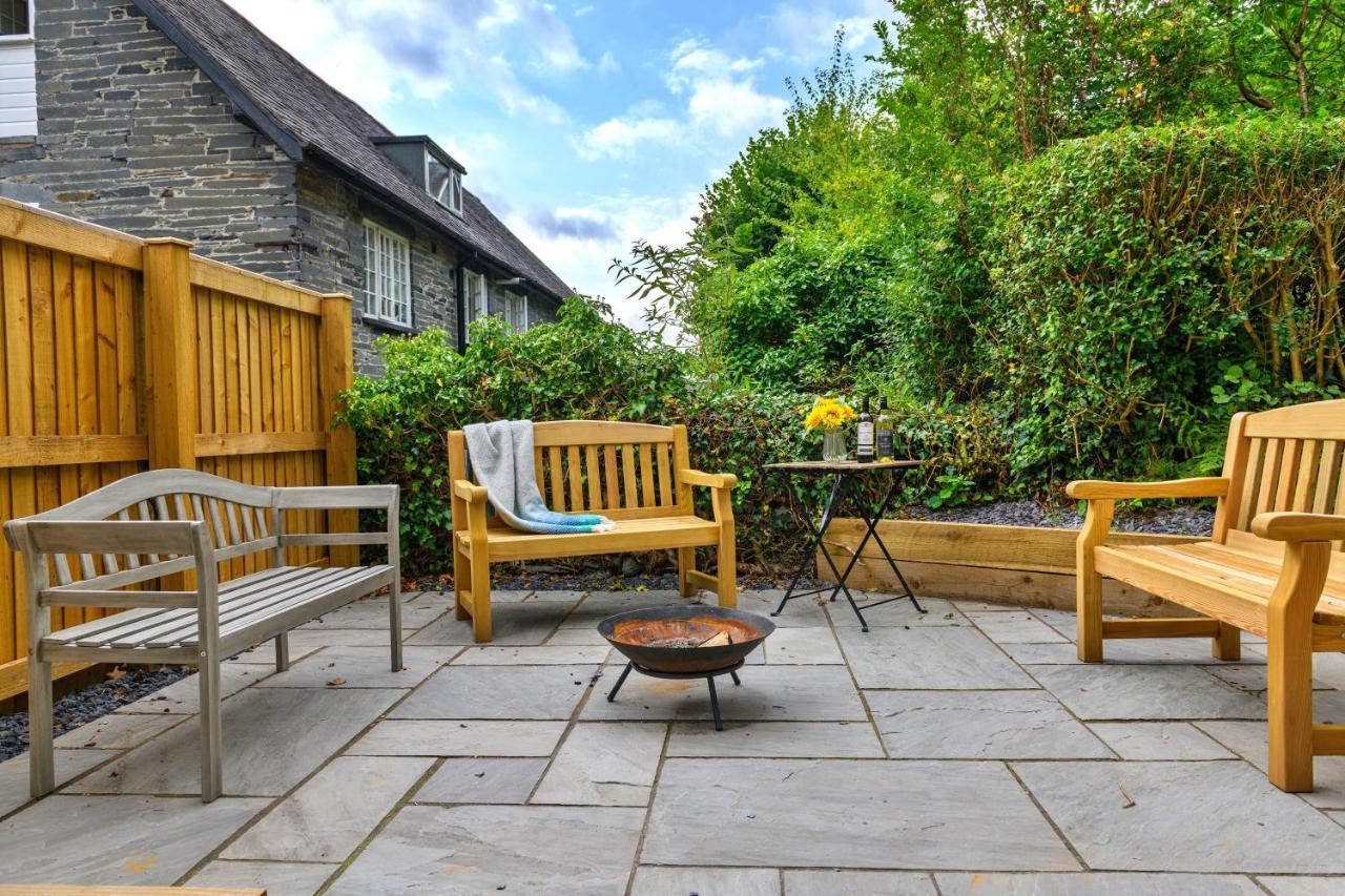 Finest Retreats - Luxury Converted Chapel With Hot Tub & Games Room Dinas Mawddwy Exterior photo